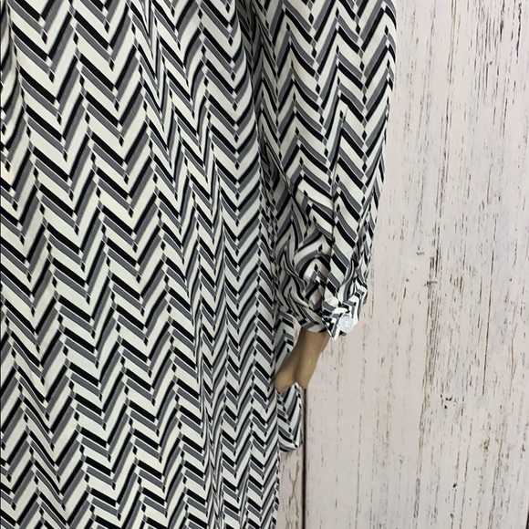 Emma & Ella Paris Button Down Dress - Picture 10 of 12